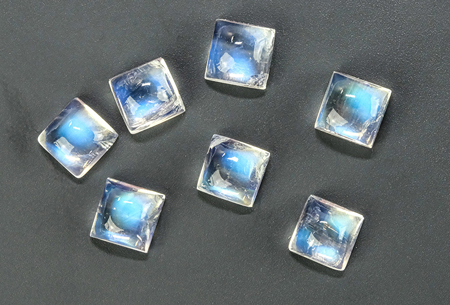 Moonstone 7x7mm